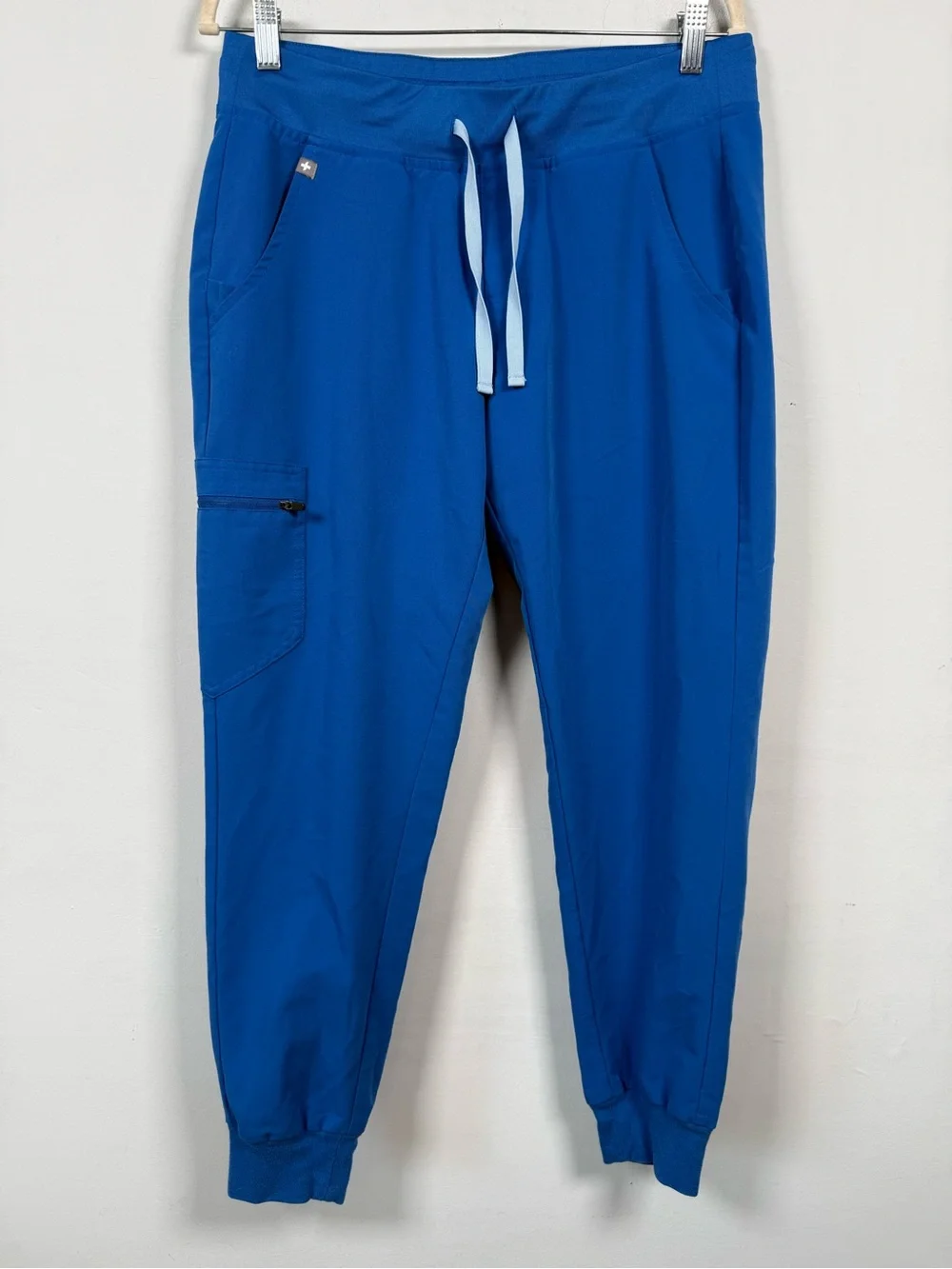 FIGS Women’s Zamora jogger scrub pants, Size M, Great Condition!